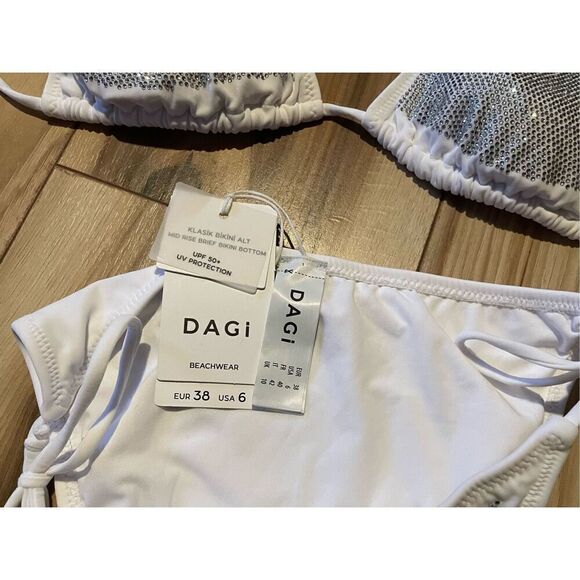NWT DAGI Sparkly White Bikini Swimsuit 2 Pieces with Sun Protection Size 6 - Picture 3 of 4
